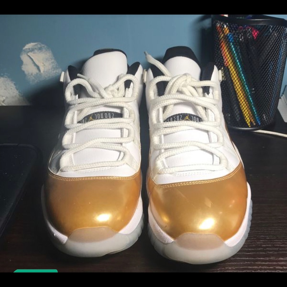 Gold Medal 11s